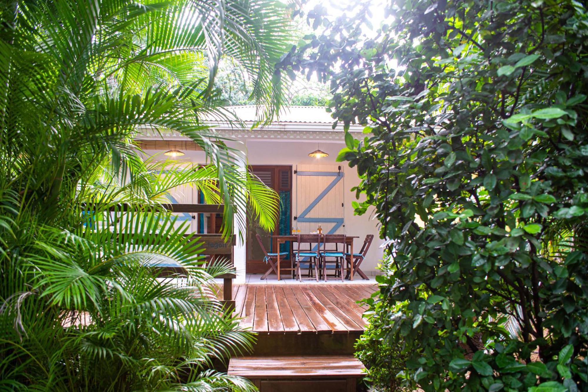 Au Jardin Des Colibris Ecolodge&Spa Deshaies Bagian luar foto